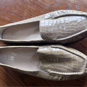 SAS Women's Textured Loafers - Tan